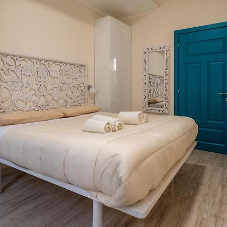 Room With Independent Entrance - Termini/Aquarium Rome Buitenkant foto